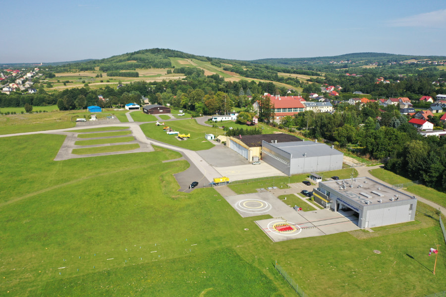 Widok lotniska z lotu ptaka